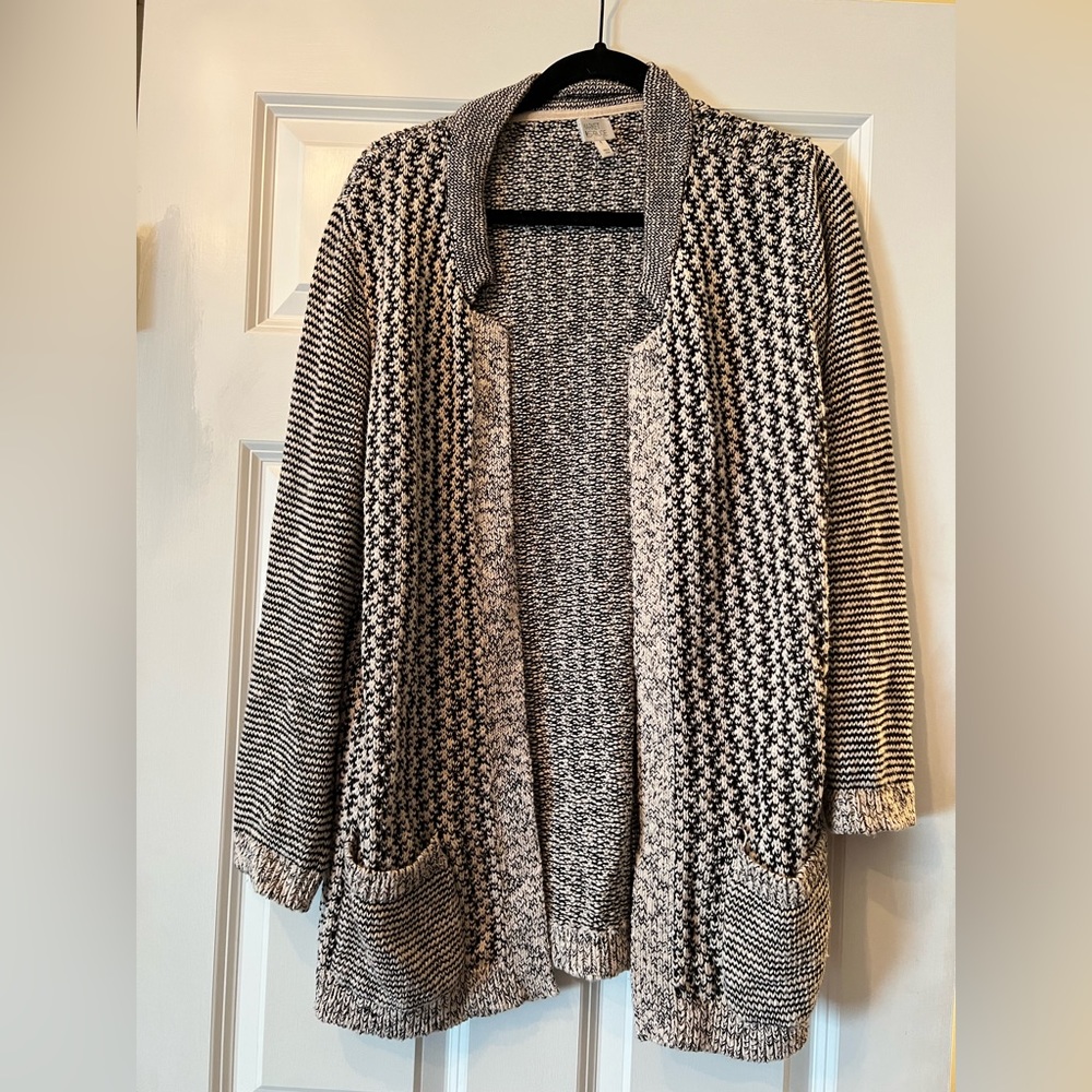 Black and Cream Cardigan with pockets!